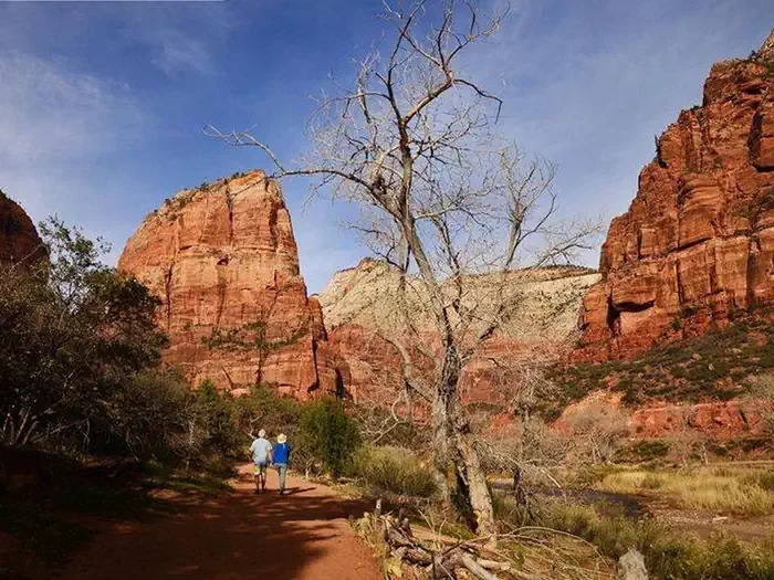 Angels Landing: Fall (Hikes on September 1 – November 30)